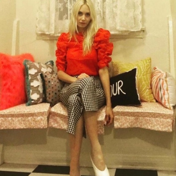 ✨ONLY 1 LEFT!✨NEW H&M Blouse in Multiple Sizes! - Picture 2 of 5